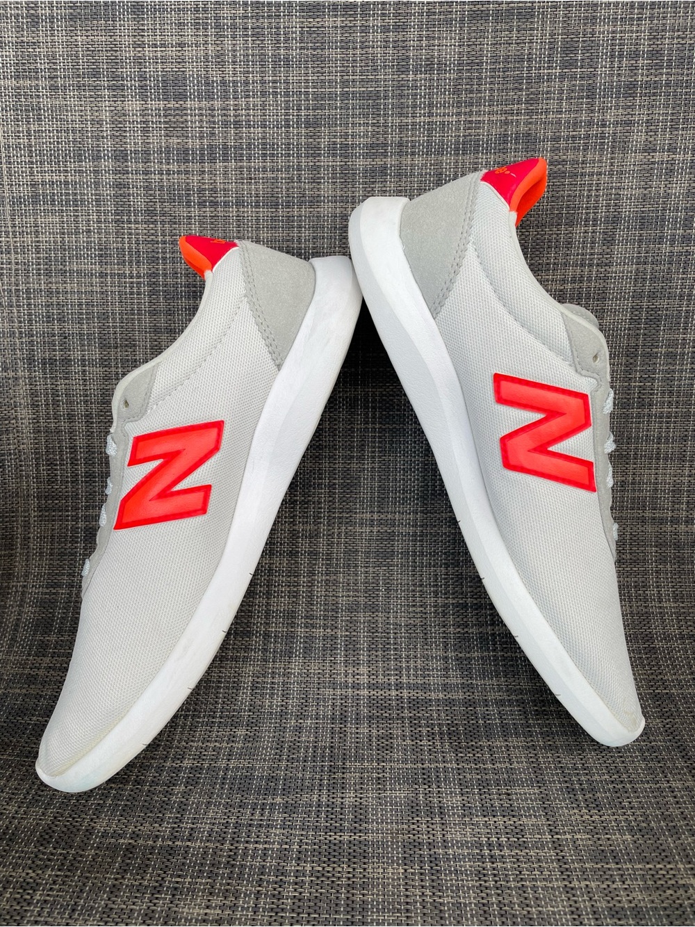 New Balance Women's 514v1 Cush+ Sneakers Silver/Coral Red Athletic Shoes Sz 10 - Picture 8 of 11